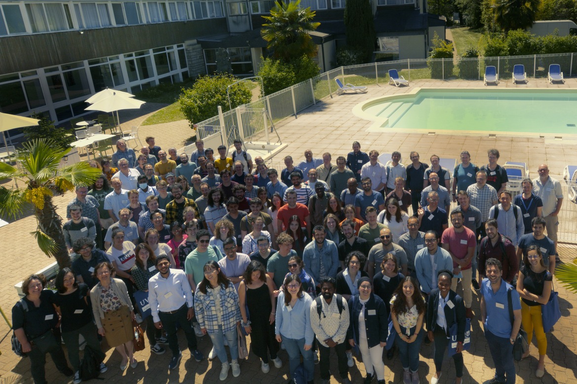 group_photo_1_quartersize.jpeg